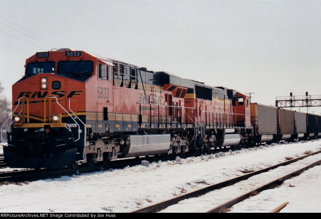 BNSF 5833 North